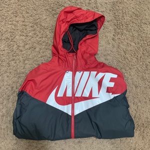 Nike Men’s Windbreaker Size Small, barely worn
